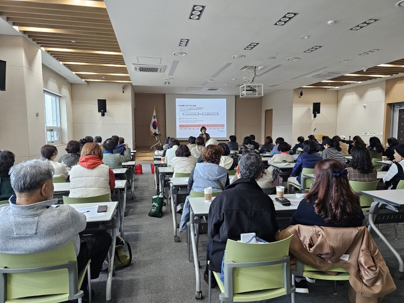 연수구 송도3동 행정복지센터는 지난 25일 동 행정복지센터 대회의실에서 우리 마을 아동지킴이를 대상으로 아동 학대 예방교육을 했다